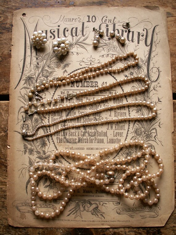 Vintage Costume Pearl Necklaces and Earrings (Bro… - image 5