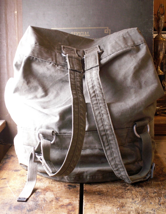 Vintage Army Green Canvas Rucksack - Duffle Bag -… - image 1