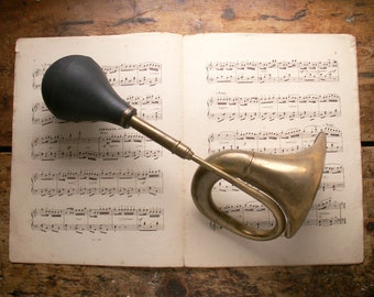 Vintage Brass Bike Horn or Car Horn with Rubber Bulb - Great Musical Decor