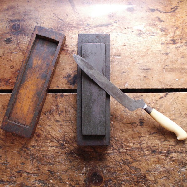 Vintage Razor Sharpening Stone in Handmade Wood Box - Whetstone