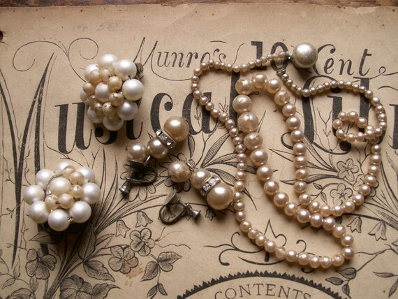 Vintage Costume Pearl Necklaces and Earrings (Bro… - image 2