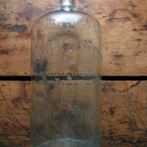 hinckley and schmidt glass bottles