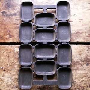 Molde antiguo de hierro fundido para hornear magdalenas con cavidades rectangulares - Griswold No. 6 Gem Pan