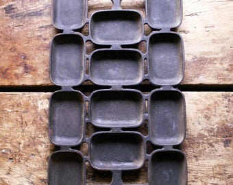 Antique Cast Iron Muffin Baking Pan with Rectangular Cups - Griswold No. 6 Gem Pan