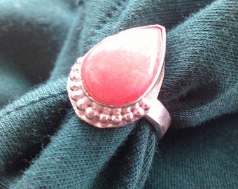 Peachy Pink Quartz Teardrop in Granulated Silver Ring Size 8