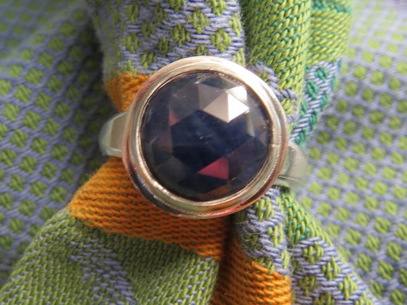 Sparkly Round Sapphire in Sterling Ring Size 7.5 image 3