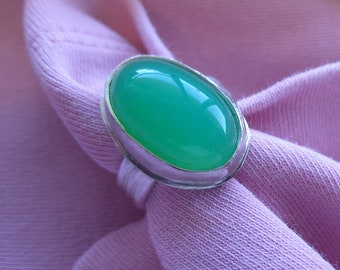 Large Chrysoprase Oval in Argentium Sterling Ring Size 7