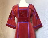 70 39 s Vintage Terra Cotta Velvet Hippie Boho Floral Dress W violet ribbons med.