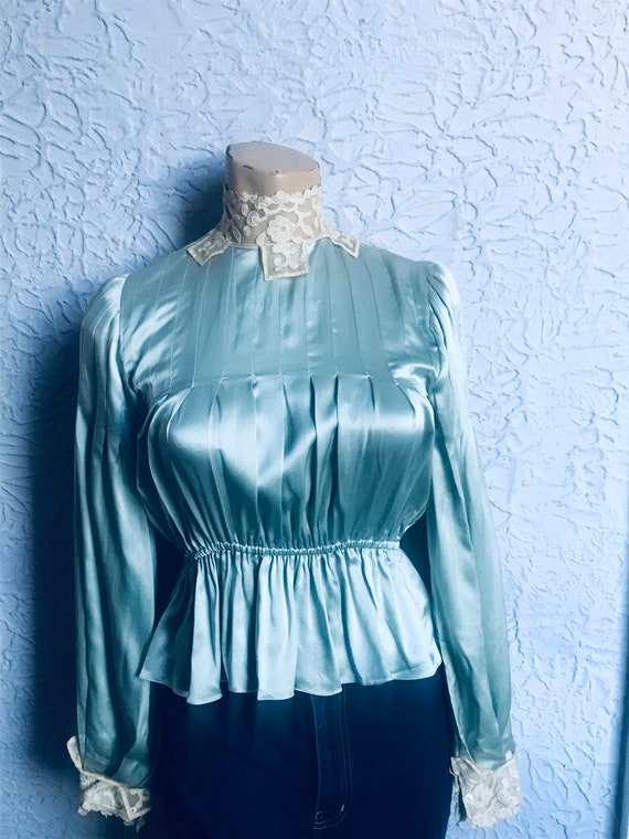 70's Vintage Silk Charmeuse Old Lace Blouse baloo… - image 2