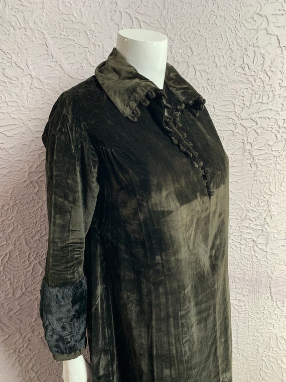 1920's Vintage Black Velvet Funnel Neck Dress Sm. - image 6
