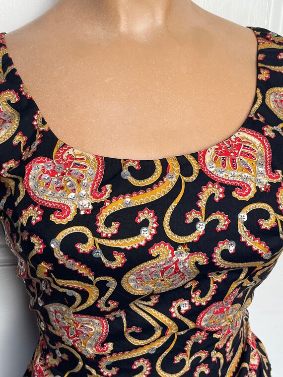 50's Vintage Black Paisley Print Sequin Beaded To… - image 4