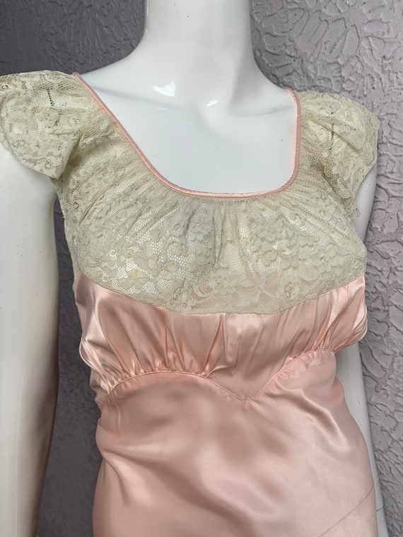 30's/40s Vintage Pink Satin Lace Glamour Gown Dre… - image 2