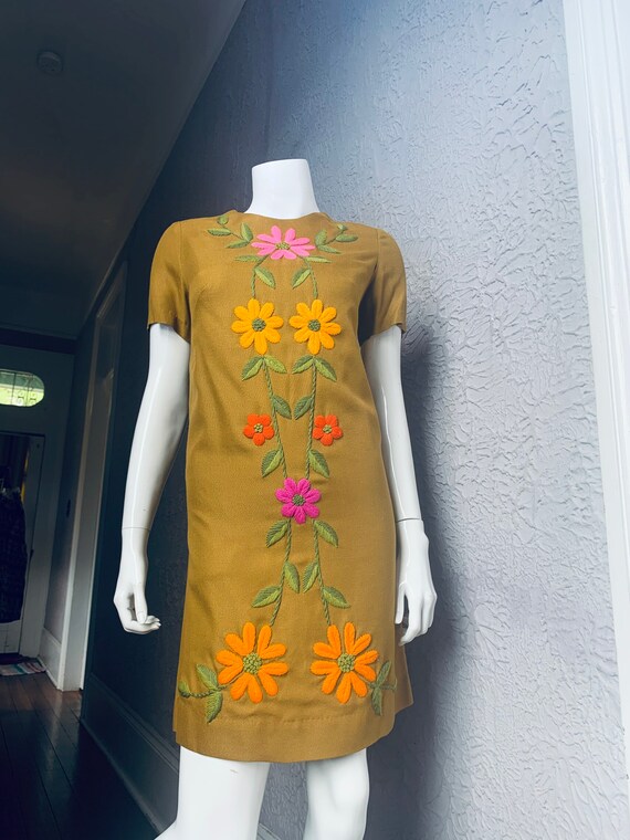 Vintage 1960's Hand Embroidered Flower Power Olive