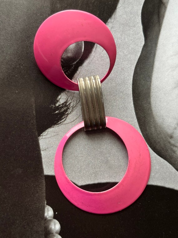 60's Vintage Mod Hot Pink Metal Dangle Hoop Post … - image 6