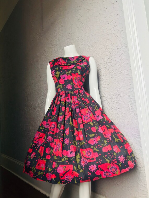 50's/60's Vintage Floral Dress Full Skirt sm/med