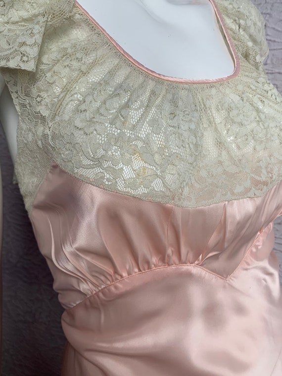 30's/40s Vintage Pink Satin Lace Glamour Gown Dre… - image 5