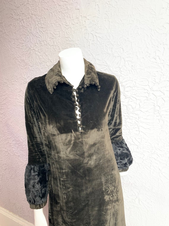 1920's Vintage Black Velvet Funnel Neck Dress Sm. - image 2