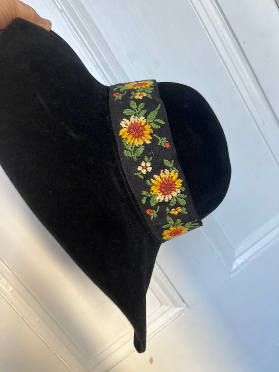 30's/40's  Vintage Black Sunflowers Fur Felt Wide… - image 9