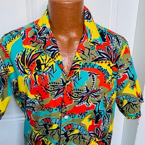 Vintage Caribbean Island Red Palm Tree Island  XL Shirt