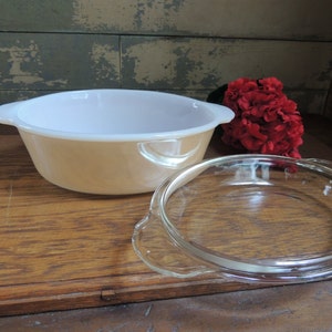 Fire King Peach Lustre Casserole Dish with Lid / 1.5 Quart Casserole Dish with Lid / Peach Luster Baking Dish /Anchor Hocking Casserole Dish