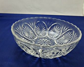 Anchor Hocking Star & Cameo Medallion Clear Glass Bowl, Scalloped Edge Bowl, Glass Serving Dish, MCM Serving Bowl, 1960's Serving Bowl