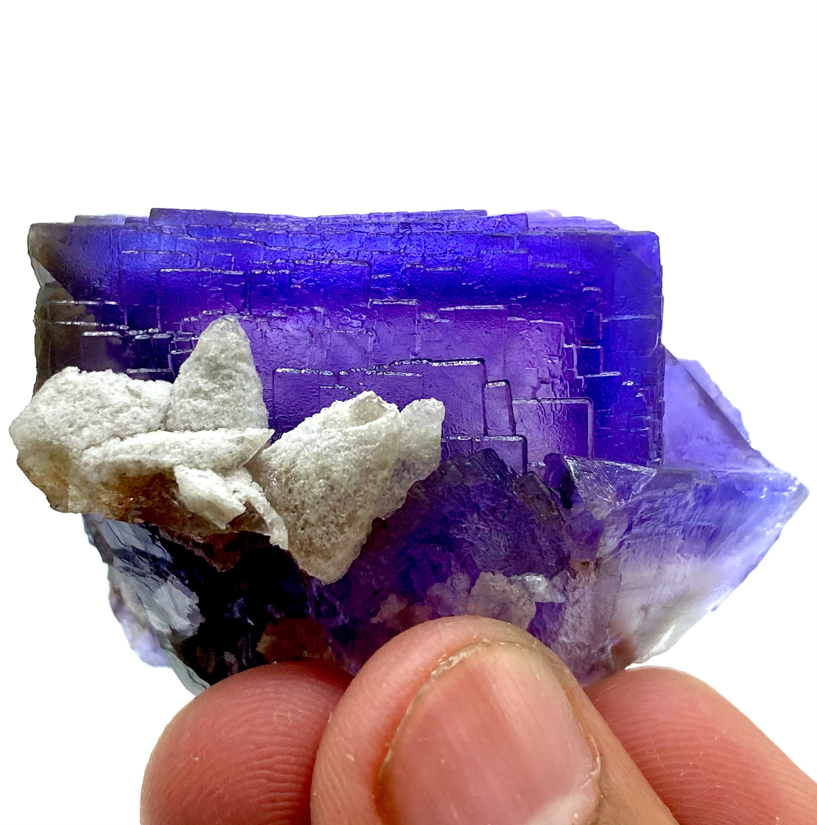 76グラム ユニークな天然ブルー/パープルカラーチェンジキュービック