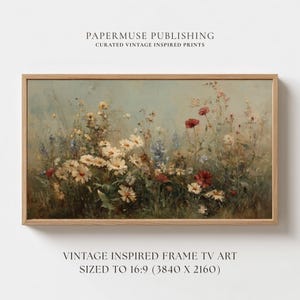 Peut inclure: Une impression encadrée d'inspiration vintage représentant un champ de fleurs sauvages aux tons blancs, rouges et bleus. L'œuvre d'art est placée sur un fond doux et est dimensionnée à 16:9 (3840 x 2160). Le texte "PAPERMUSE PUBLISHING" et "CURATED VINTAGE INSPIRED PRINTS" est en haut.