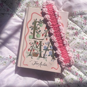 Coquette Crochet Bookmark – Dark Rose Pink with Frilly Light Pink Trim – Handmade Bookish Gift for Her – Cottagecore Reading Accessory