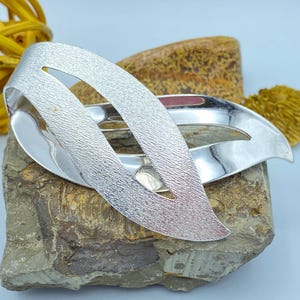 Vintage Sarah Coventry Brooch: Modernist Silver Tone Satin Flames