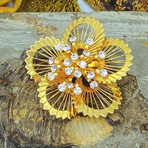 Vintage Monet Rhinestone Flower Brooch: 70s Gold-Tone Spinneret
