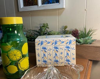 Vintage Glass Citrus Juicer Reamer Clear Ribbed Lemon Orange Squeezer Depression Style