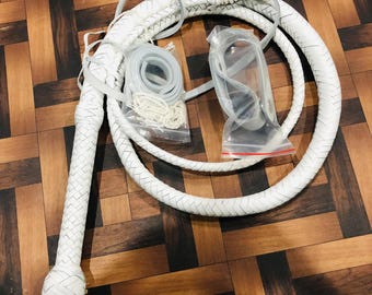 Kit frusta artigianale in pelle di canguro – Accessori in stile Indiana Jones