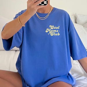 Cool Moms Club-tröja, graviditetsmeddelande för nybliven mamma, present till blivande mamma, babyavslöjande-tröja, t-shirt med bekväma färger