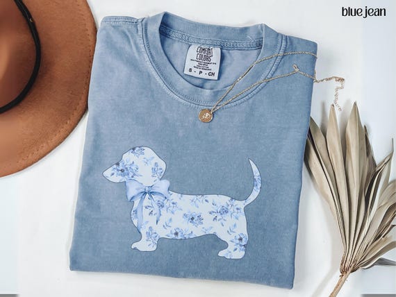 Dachshund Mom Shirt, Floral Toile Weenie Mom Crewneck, Gift for Dachshund Lovers, Funny Dachshund Owner Gift, Wiener Dog Doxie Mom Tshirt