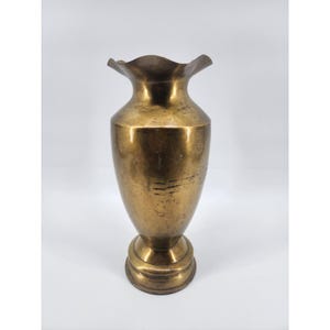 Vintage 1945 WW2 Trench Art Vase 105MM M14 Brass Shell Casing Scalloped Edge