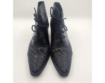 Nicole Vintage Black Leather Woven Lace Up Ankle Boots Size 6