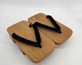 Zuecos de madera Geta japoneses vintage para hombre, sandalias tradicionales con correas de terciopelo negro de 9 pulgadas.
