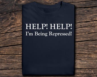 Pomocy, Pomocy, Jestem Represjonowany. Zabawna Koszulka z Cytatem Inspirowanym Monty Pythonem.