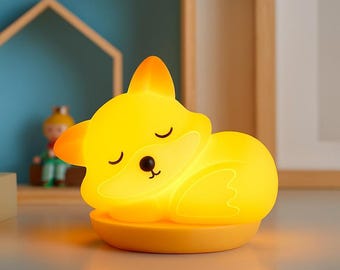 Baby Fox Night Light - Fox-shaped night light made of odorless, BPA-free silicone. Ideal for reassuring your baby during the bedtime routine.