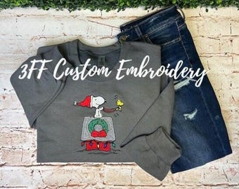 UNISEX Cozy Christmas Beagle Embroidered Crewneck Sweatshirt/Christmas Lights/Dog Lover Sweatshirt/Holiday Cheer/Sleigh Ride/Christmas Gift