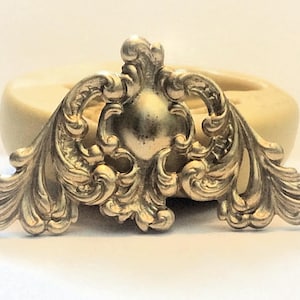 Corner scroll silicone food safe rubber mold