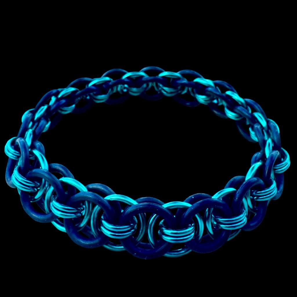 Orbital Green Stretchy Chainmaille Clasp-less Bracelet