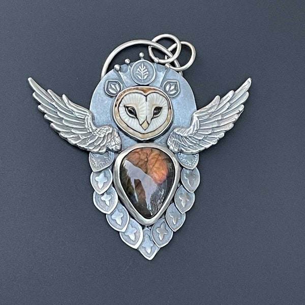 Flying owl queen with labradorite pendant