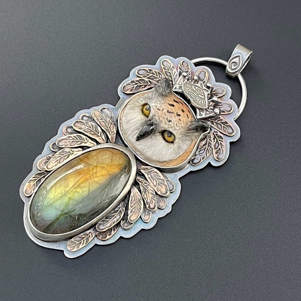 Horned Owl Queen pendant with labradorite