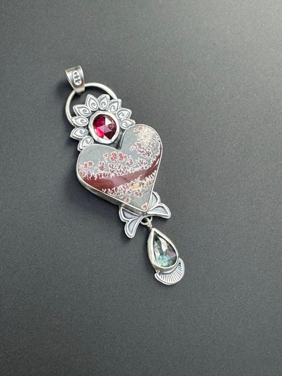 Sonoran dendritic rhyolite heart with garnet necklace