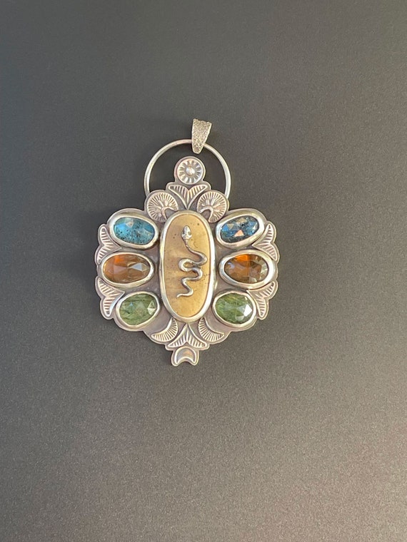 Snake talisman with kyanite, smokey quartz and moss agate