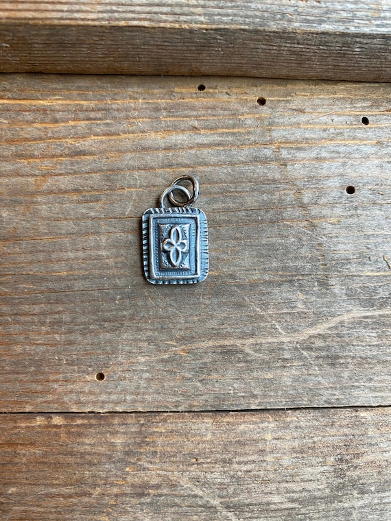 Silver Flourish charm pendant