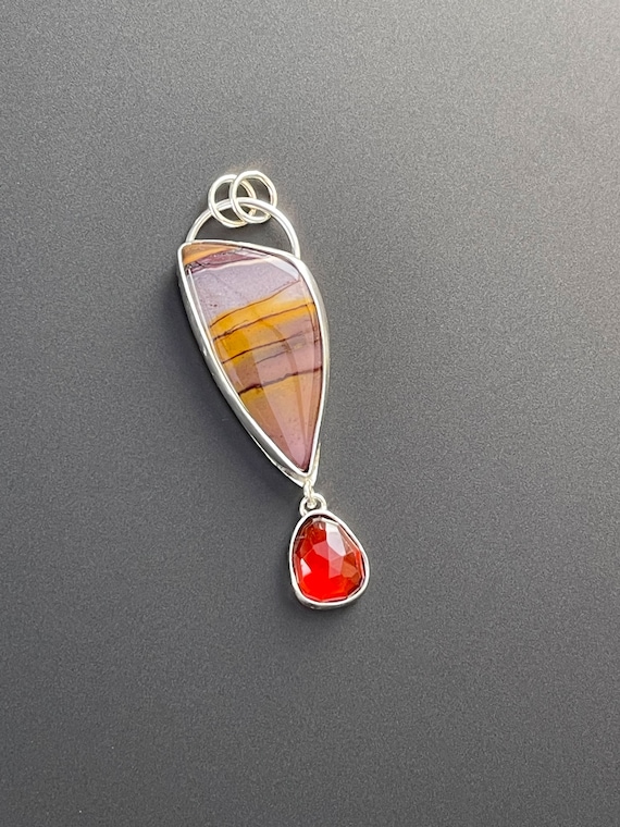Mookaite jasper and garnet pendant