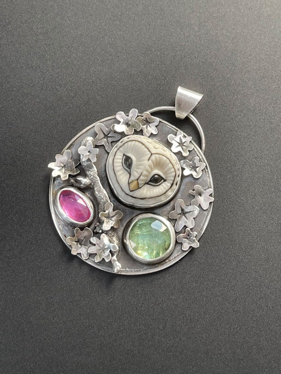 Snowy owl with blossoms pendant