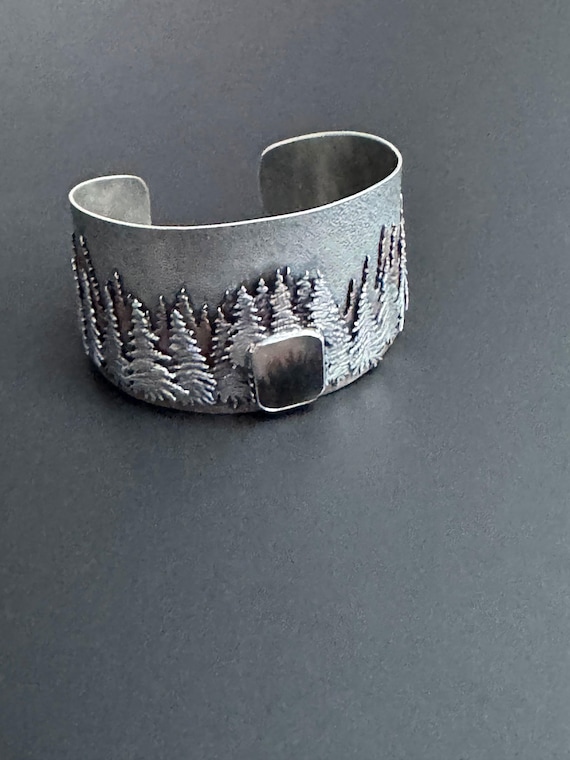 Handmade tree cuff with dendritic agate